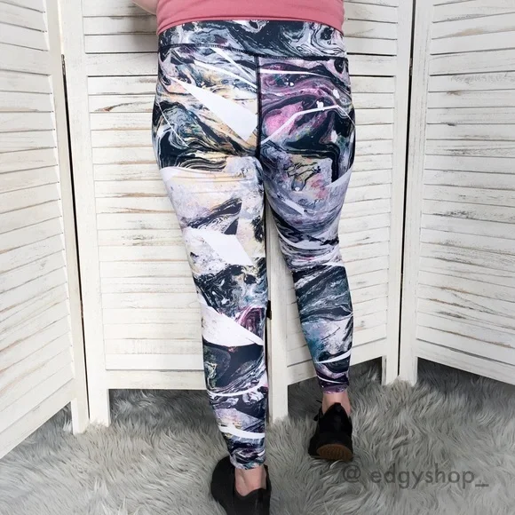 Layer 8 | Marble Printed Legging - Picture 4 of 4